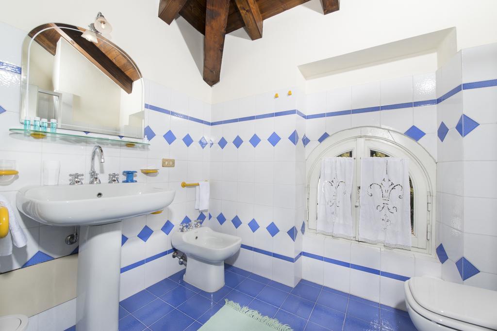 Villa Pinetina B&B Lasnigo Eksteriør billede