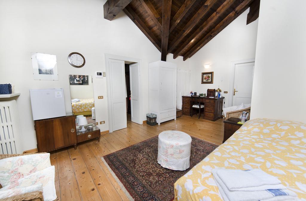 Villa Pinetina B&B Lasnigo Eksteriør billede